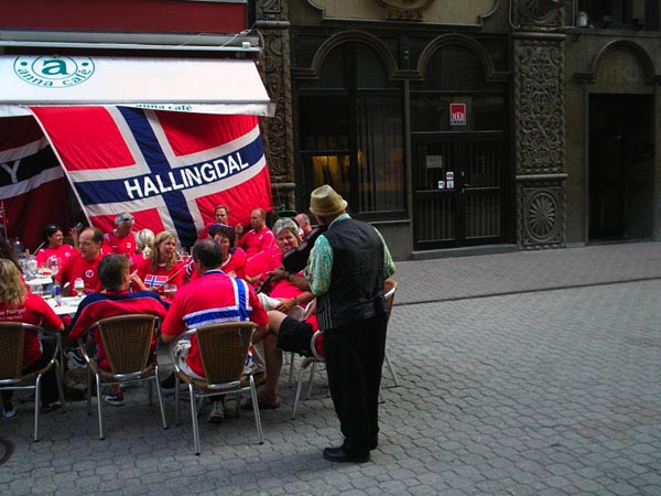 04_Gypsy busker, norwegian footy fans